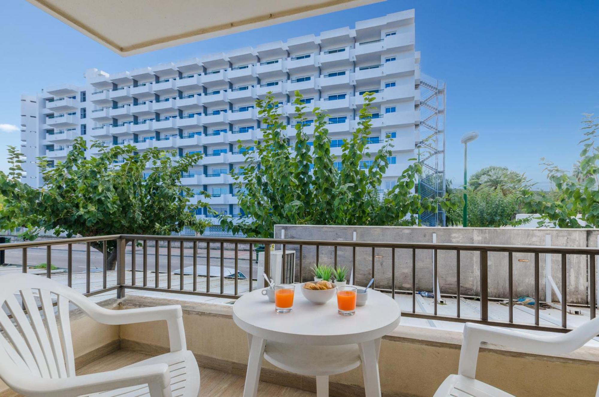 Apartamento con balcón